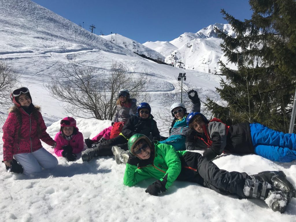 Downsend pupils enjoy the snow on their ski trip